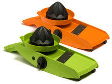 Lade das Bild in den Galerie-Viewer, TNS 3000 Gemüsehobel von ABK Neuheiten – präzise, sicher und platzsparend