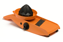 Lade das Bild in den Galerie-Viewer, TNS 3000 Gemüsehobel
